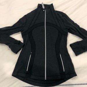 Lululemon define jacket size 6